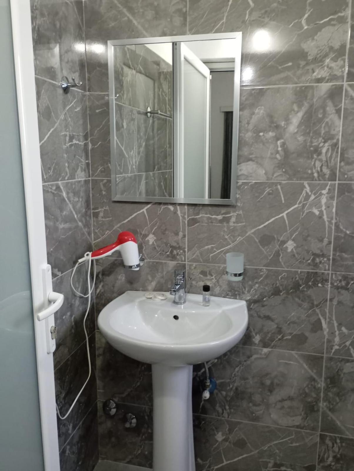 Shabani * Sarandë